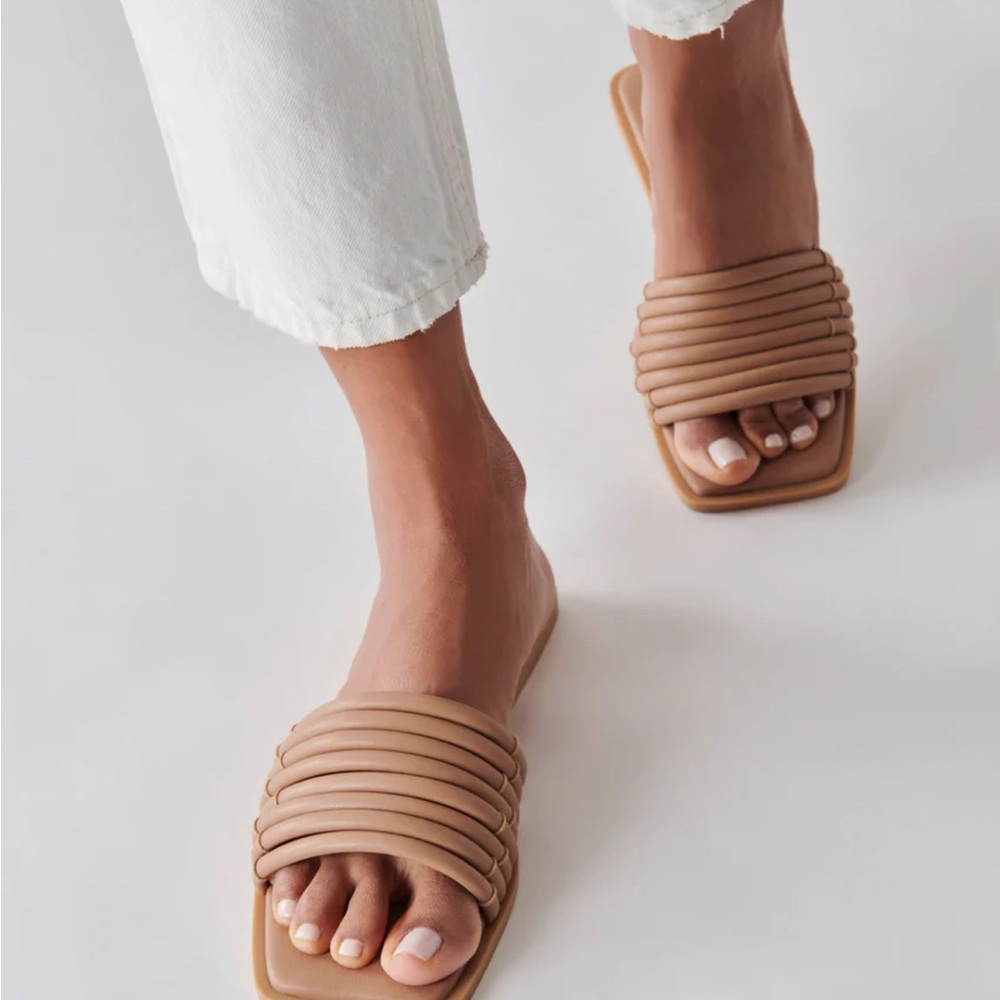 NWOT Dolce Vita Nyx Sandals